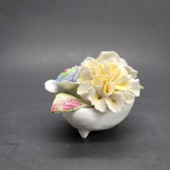 Royale Stratford England Floral China Bouquet in Basket PD11 - Picture 3 of 13